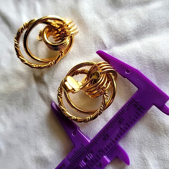 Vintage Gold Tone Knotts ✨️CLIP-ON Earrings circles - Picture 9 of 9